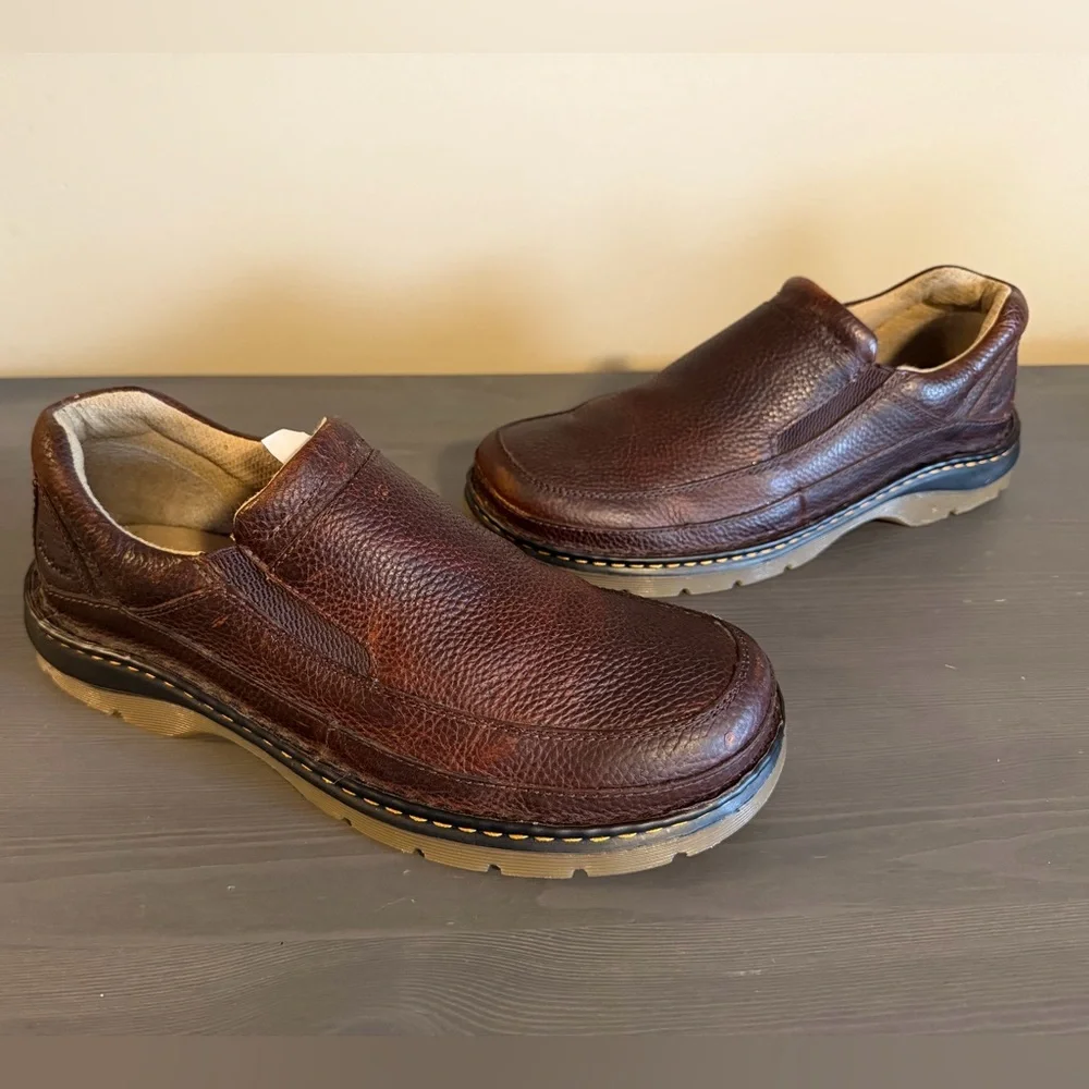 Dr. Martens sleek dark